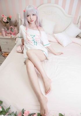 不穿内衣的美女操逼视频免费_720全集免费观看