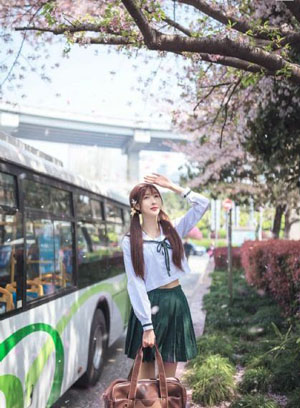 亚洲美女毛茸茸的撒尿_1080全集在线观看
